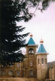 Монастырь весной 2004 г.